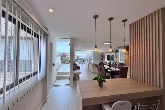 Sala de apartamento à venda com 4 quartos, 220m² em Recreio dos Bandeirantes, Rio de Janeiro