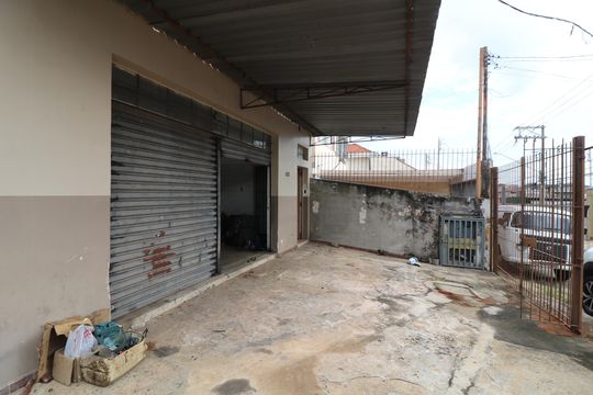 Garagem de casa para alugar com 3 quartos, 400m² em Jardim Vila Formosa, São Paulo