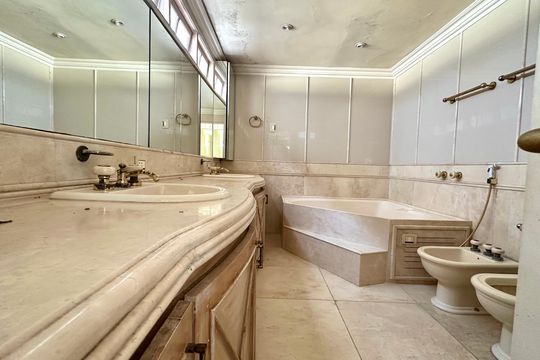 Banheiro 1 de casa à venda com 3 quartos, 500m² em Jardim Botânico, Rio de Janeiro