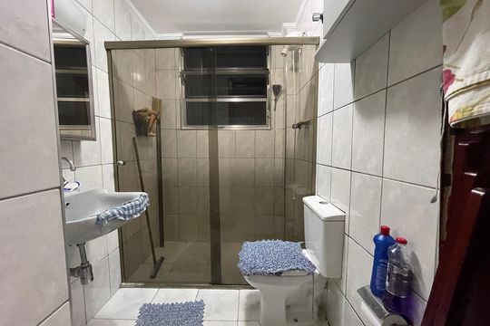 Banheiro de apartamento à venda com 1 quarto, 58m² em Vila Lageado, São Paulo