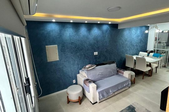Sala de casa de condomínio à venda com 2 quartos, 97m² em Humaitá, Porto Alegre