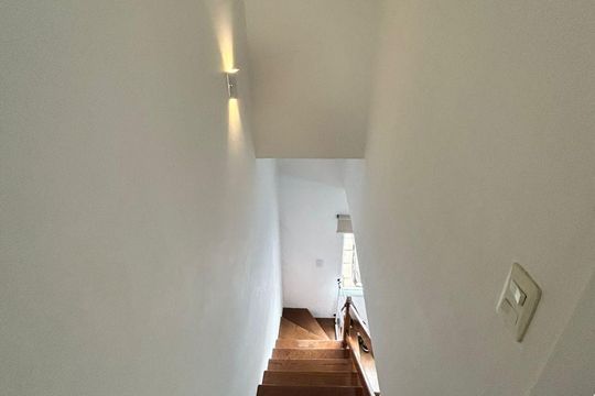 Escada de casa de condomínio à venda com 2 quartos, 97m² em Humaitá, Porto Alegre
