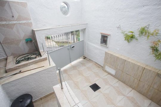 Garagem de casa de condomínio à venda com 3 quartos, 300m² em Taquara, Rio de Janeiro
