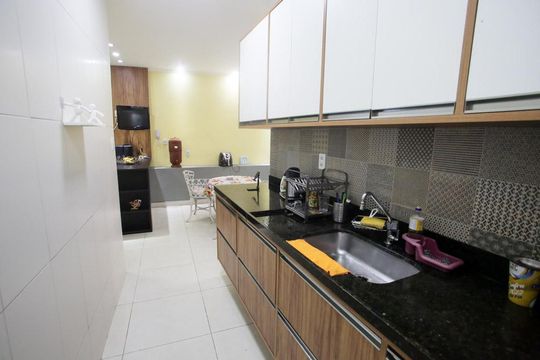 Cozinha de casa de condomínio à venda com 3 quartos, 300m² em Taquara, Rio de Janeiro