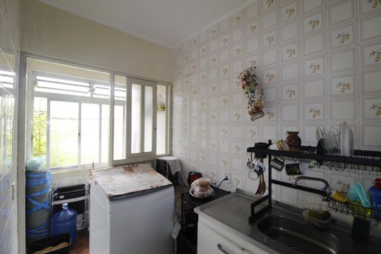 Cozinha de apartamento à venda com 1 quarto, 43m² em Jardim do Salso, Porto Alegre