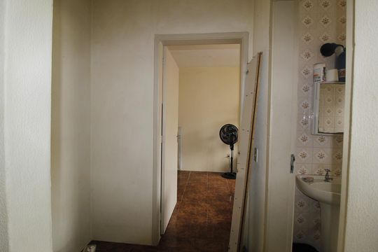 Corredor de apartamento à venda com 1 quarto, 43m² em Jardim do Salso, Porto Alegre