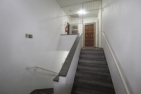 Corredor de apartamento à venda com 1 quarto, 43m² em Jardim do Salso, Porto Alegre