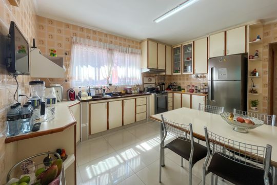 Cozinha de casa à venda com 4 quartos, 354m² em Vila Zulmira, São Paulo