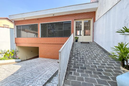 Fachada de casa à venda com 4 quartos, 354m² em Vila Zulmira, São Paulo