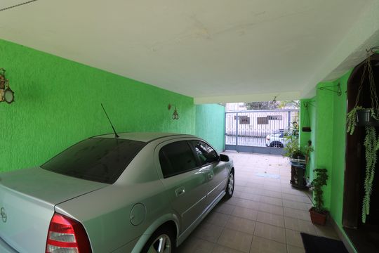 Garagem de casa à venda com 3 quartos, 224m² em Vila Antonieta, São Paulo