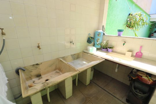 Área de Serviço de casa à venda com 3 quartos, 224m² em Vila Antonieta, São Paulo