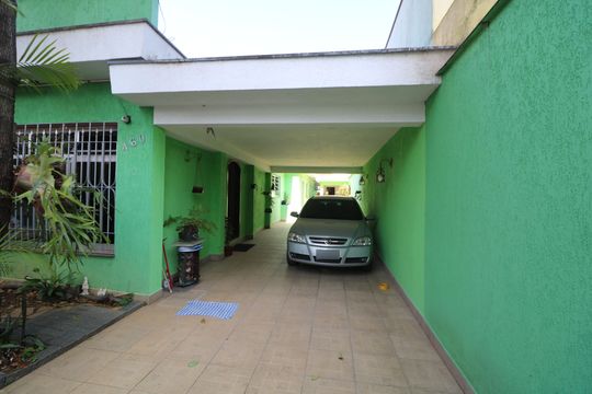 Garagem de casa à venda com 3 quartos, 224m² em Vila Antonieta, São Paulo