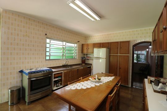 Cozinha de casa à venda com 3 quartos, 224m² em Vila Antonieta, São Paulo