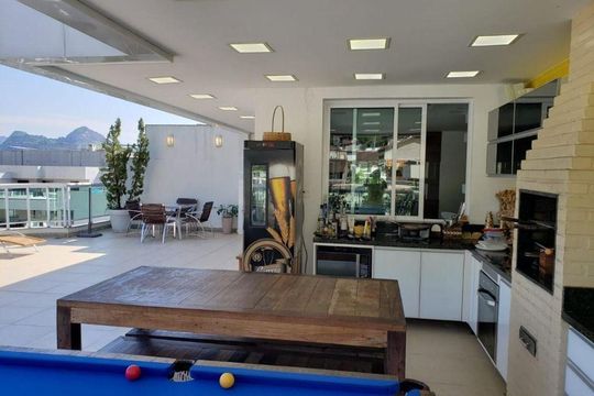 Apartamento à venda com 4 quartos, 240m² em Charitas, Niterói