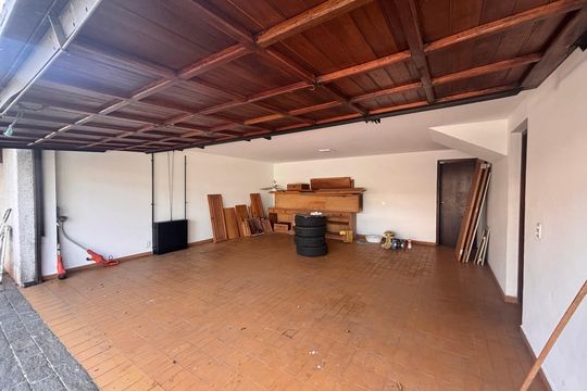 Garagem de casa à venda com 4 quartos, 768m² em Vila Madalena, São Paulo