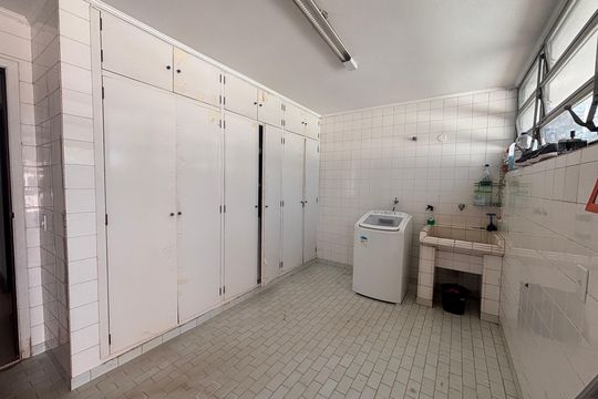 Área de Serviço de casa à venda com 4 quartos, 768m² em Vila Madalena, São Paulo