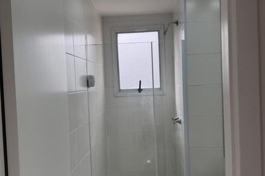 Banheiro de apartamento à venda com 2 quartos, 43m² em Vila Andrade, São Paulo