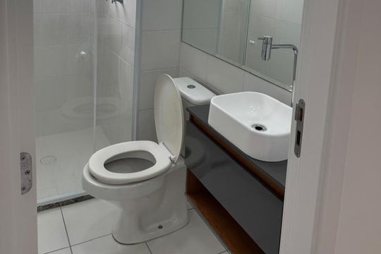 Banheiro de apartamento à venda com 2 quartos, 43m² em Vila Andrade, São Paulo