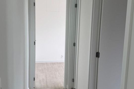 Corredor de apartamento à venda com 2 quartos, 43m² em Vila Andrade, São Paulo