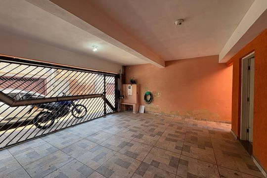 Garagem de casa à venda com 3 quartos, 150m² em Aglomeração Urbana de Jundiaí, Jundiaí
