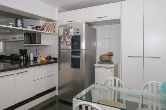 Cozinha de apartamento à venda com 4 quartos, 170m² em Perdizes, São Paulo