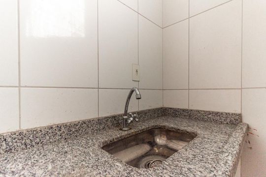 Cozinha de kitnet/studio para alugar com 1 quarto, 39m² em República, São Paulo