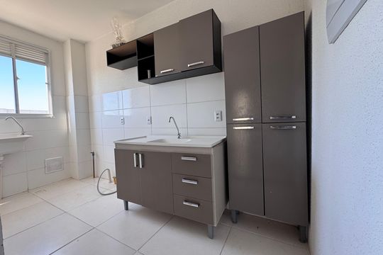 Cozinha de apartamento à venda com 2 quartos, 45m² em Feitoria, São Leopoldo