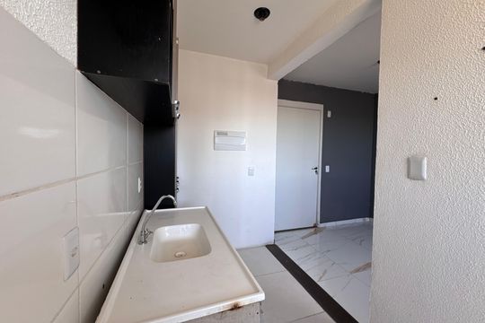 Cozinha de apartamento à venda com 2 quartos, 45m² em Feitoria, São Leopoldo