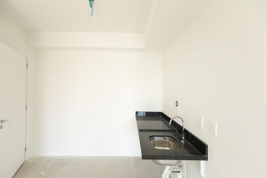 Cozinha de apartamento à venda com 1 quarto, 26m² em Cidade Monções, São Paulo