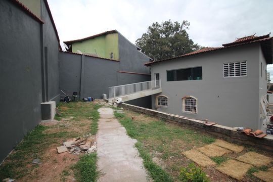 Quintal de casa à venda com 4 quartos, 450m² em Diamante, Belo Horizonte
