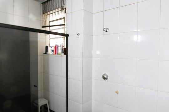 Banheiro Social de apartamento à venda com 3 quartos, 120m² em Gutierrez, Belo Horizonte