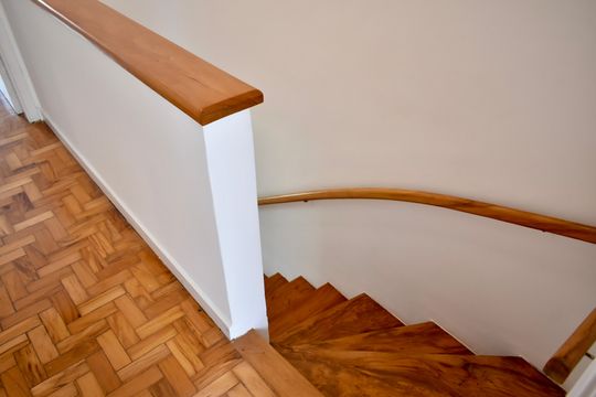 Escada de casa para alugar com 2 quartos, 100m² em Vila Clementino, São Paulo