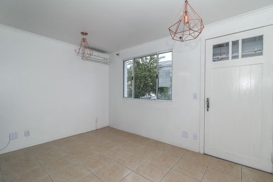 Casa de Condomínio à venda com 3 quartos, 91m² em Sarandi, Porto Alegre