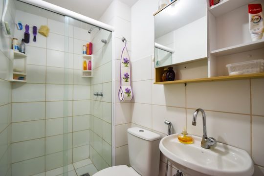 Banheiro Social de apartamento para alugar com 3 quartos, 64m² em Del Castilho, Rio de Janeiro
