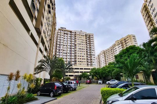 Área comum de apartamento para alugar com 3 quartos, 64m² em Del Castilho, Rio de Janeiro