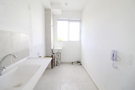 Cozinha e Área de Serviço de apartamento para alugar com 2 quartos, 40m² em Jardim das Margaridas, Salvador