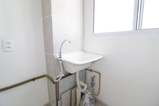 Área de Serviço de apartamento para alugar com 2 quartos, 40m² em Jardim das Margaridas, Salvador