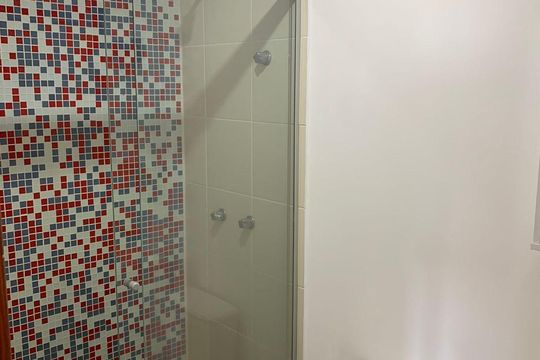 Banheiro de apartamento à venda com 2 quartos, 62m² em Jardim Carvalho, Porto Alegre