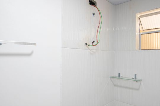 Banheiro de apartamento para alugar com 1 quarto, 33m² em Vila Dorna, São Paulo