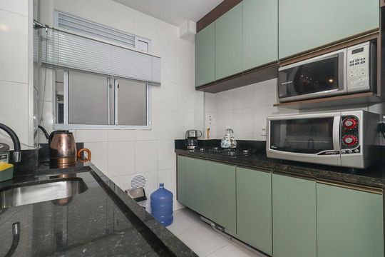 Cozinha de apartamento à venda com 2 quartos, 36m² em Chácara das Pedras, Porto Alegre