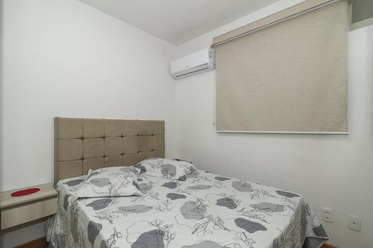 Quarto 2 de apartamento à venda com 2 quartos, 36m² em Chácara das Pedras, Porto Alegre
