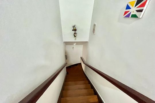 Escada de casa à venda com 3 quartos, 300m² em Vila Clementino, São Paulo