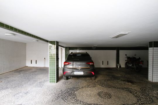 Garagem de apartamento à venda com 4 quartos, 180m² em Luxemburgo, Belo Horizonte