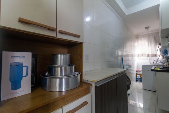Cozinha e Área de Serviço de apartamento para alugar com 2 quartos, 47m² em Jardim Castelo, São Paulo