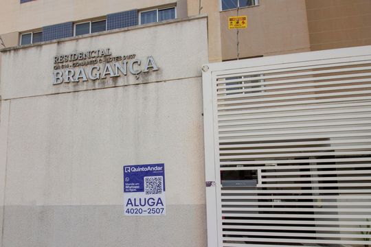 Fachada de apartamento para alugar com 1 quarto, 42m² em Qn 614, Brasília