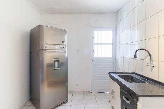 Cozinha de kitnet/studio para alugar com 1 quarto, 17m² em Santo Amaro, São Paulo