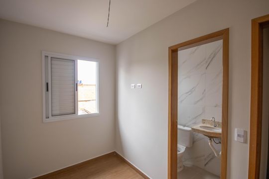 Suíte 1 de casa à venda com 2 quartos, 52m² em Vila Constança, São Paulo