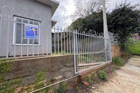 Fachada de casa à venda com 2 quartos, 62m² em Scharlau, São Leopoldo