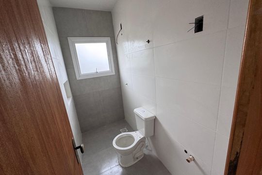 Banheiro Social de casa à venda com 2 quartos, 62m² em Scharlau, São Leopoldo