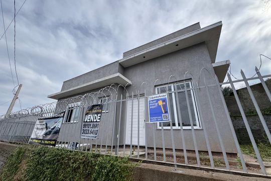 Fachada de casa à venda com 2 quartos, 62m² em Scharlau, São Leopoldo